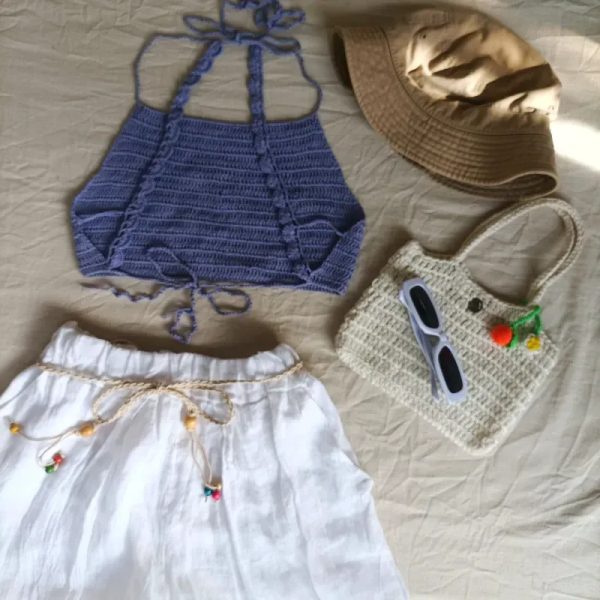 Blusa y cartera sencilla
