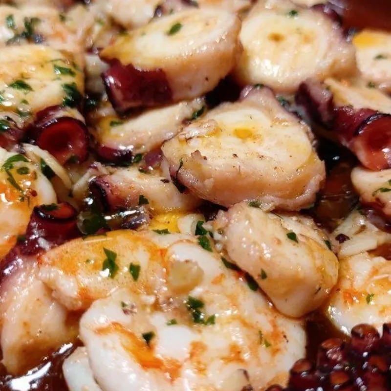 Pulpo al ajillo
