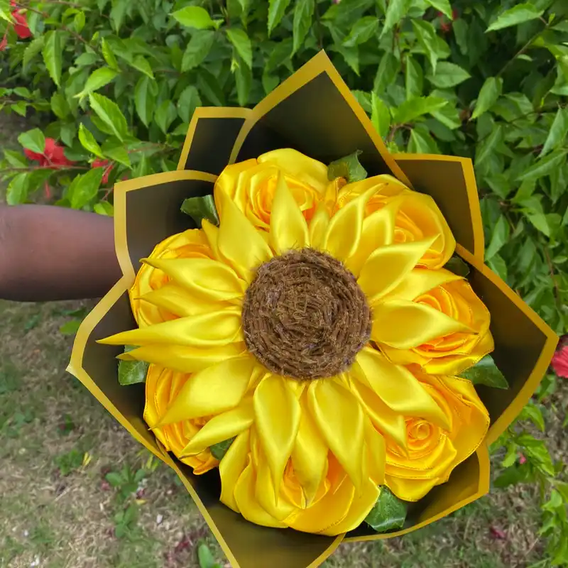 Girasol y rosas