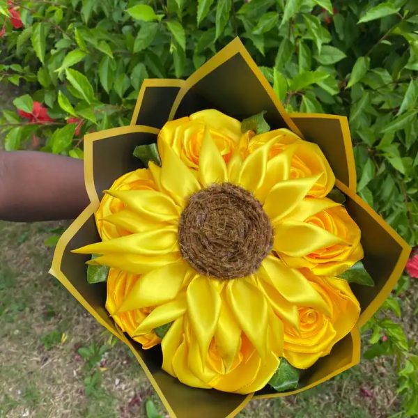 Girasol y rosas
