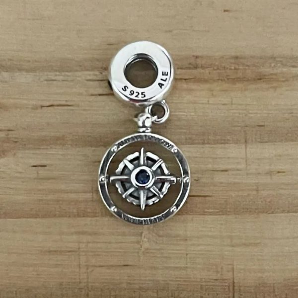 Charm Brújula