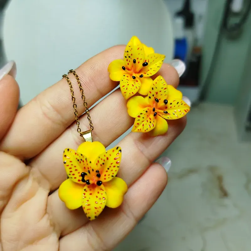 ✨Juego de Astromelias Amarillas✨