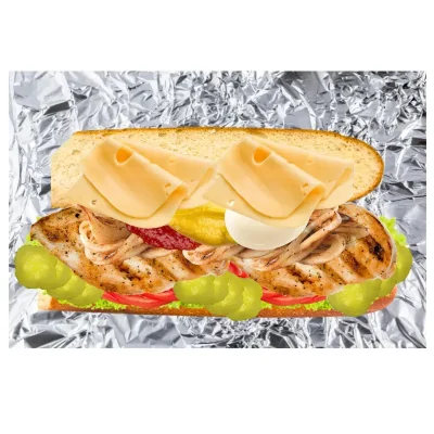 Cañon de Pechuga (Pan de Baguette con Bistec de Pechuga de Pollo, Queso Gouda, Lechuga, Tomate, Pepinillos, Cebolla, Mayonesa, Ketchup y Mostaza)