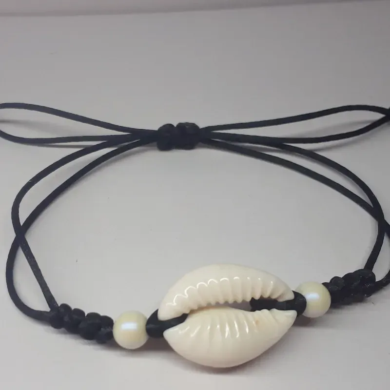 Pulsera  sencilla con  caracol karuy