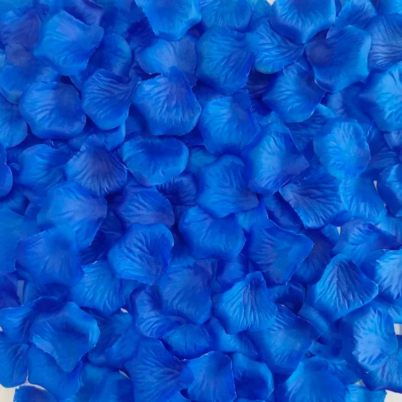 Pétalos de rosa azul rey