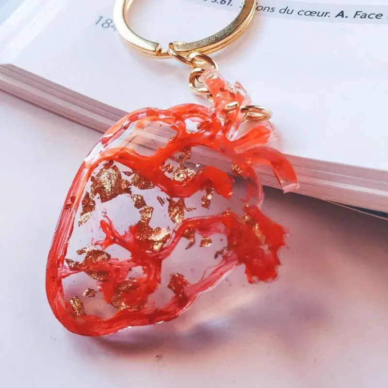 Llavero de corazón humano