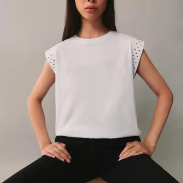 Blusa Blaca con Tachuelas