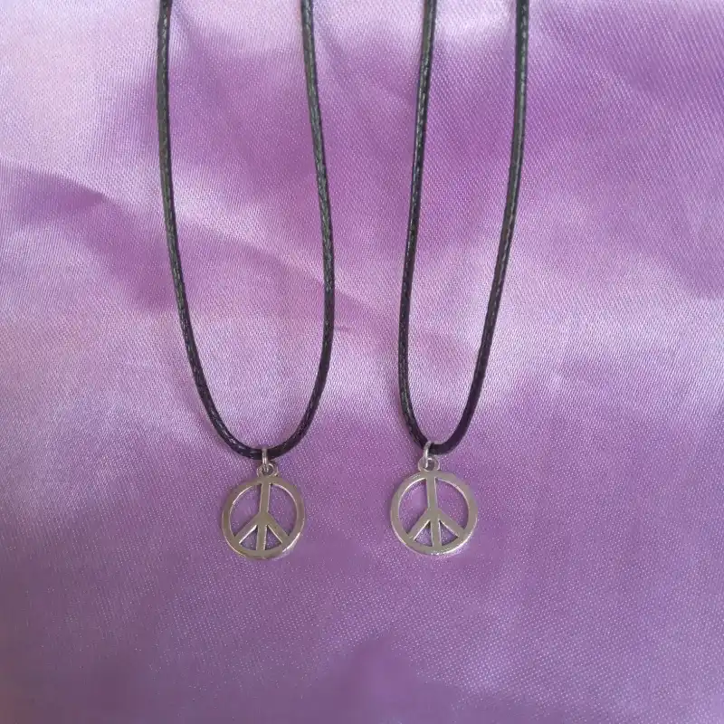 Collar símbolo de paz