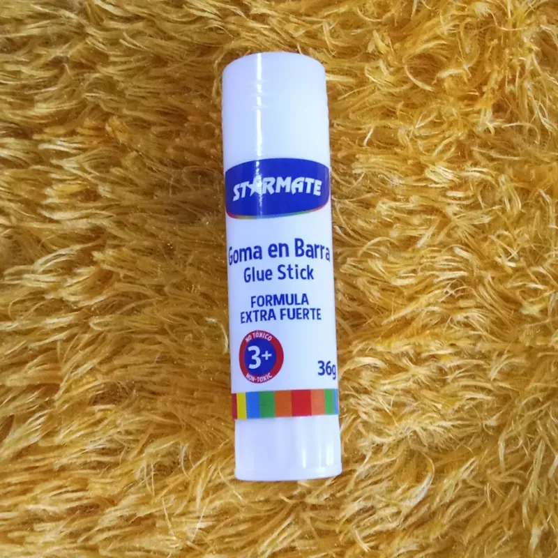 Goma de pegar en barra