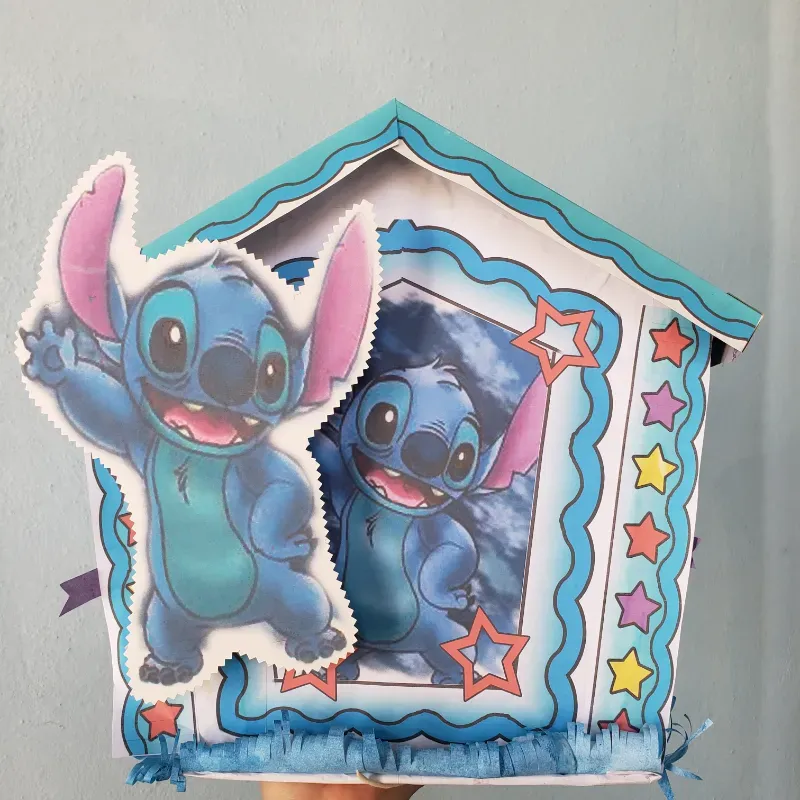 Piñata casita Stitch