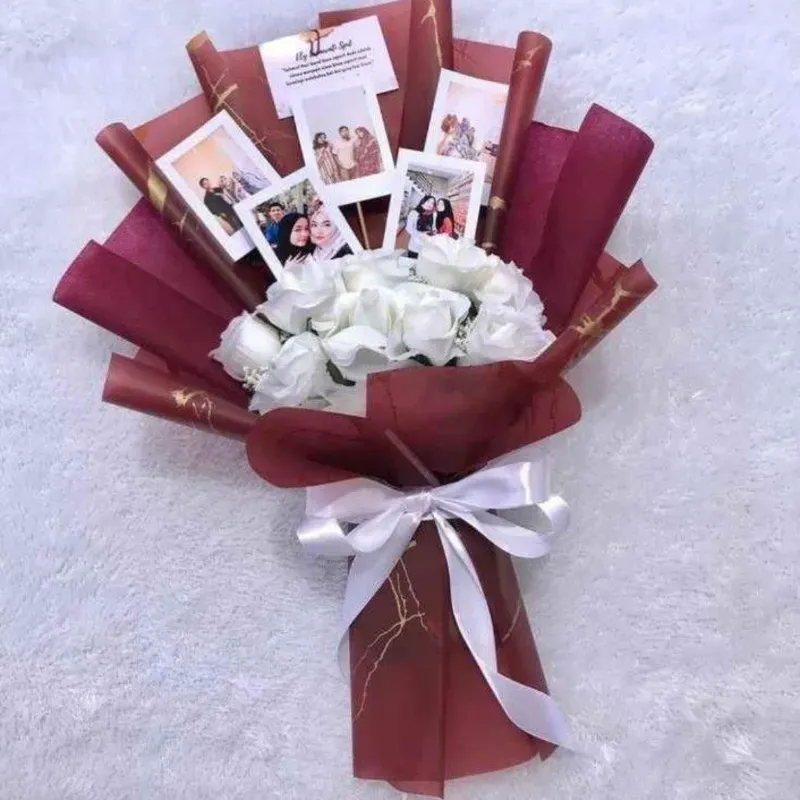 Ramo Polaroid + rosas eternas.