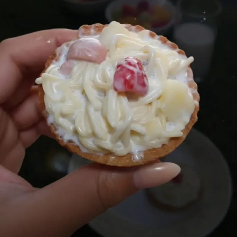 Tartaletas rellenas de ensalada fría