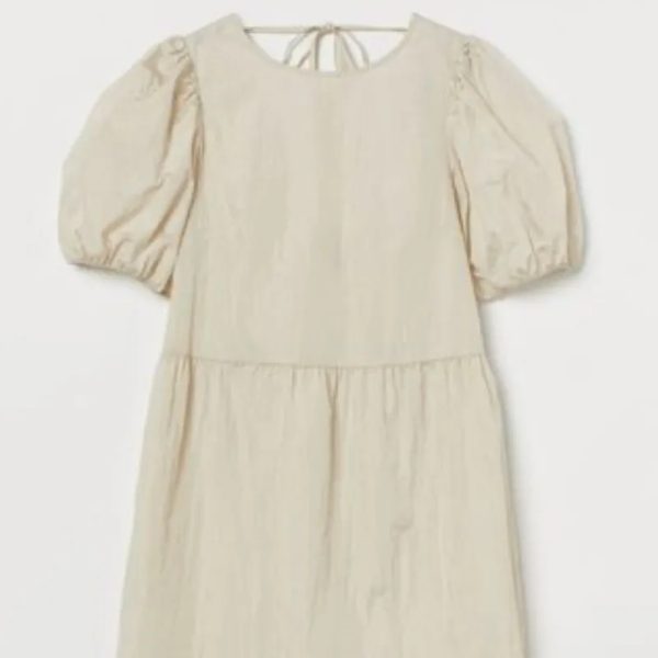 Vestido Beige Mangas Abullonadas