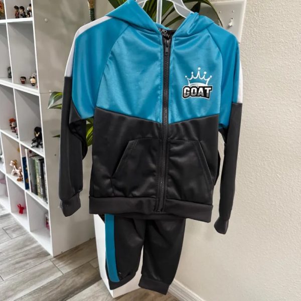 Conjunto de mono y abrigo