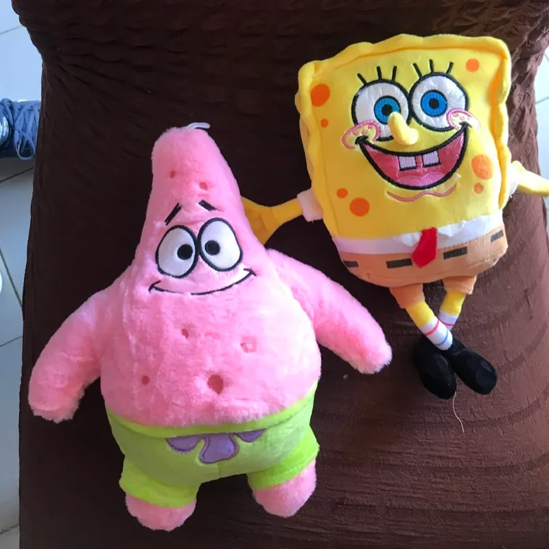 Peluche de Bob esponja (cada uno por el precio de 12 usd )