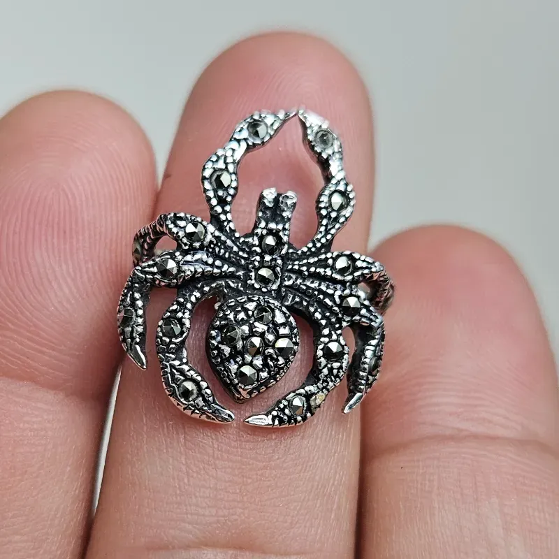 Anillo de plata 925 y  Marquesitas