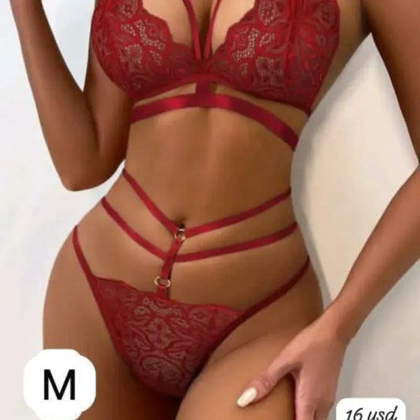  Conjunto de lencería roja encaje + tiras – Talla M Diseño provocador, estructura que realza.