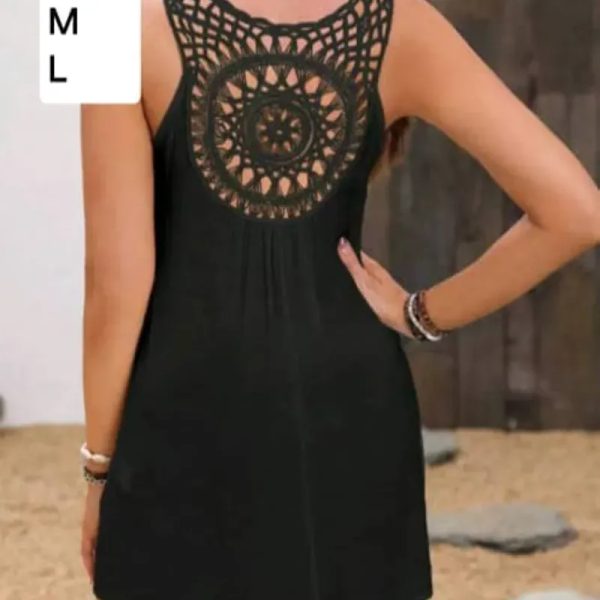 Vestido negro con espalda bordada