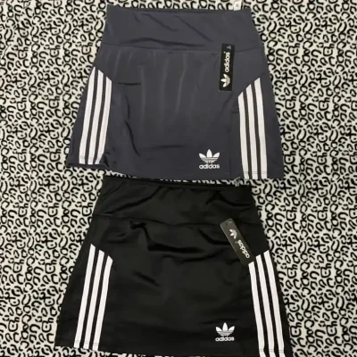 Saya Short deportiva Adidas.