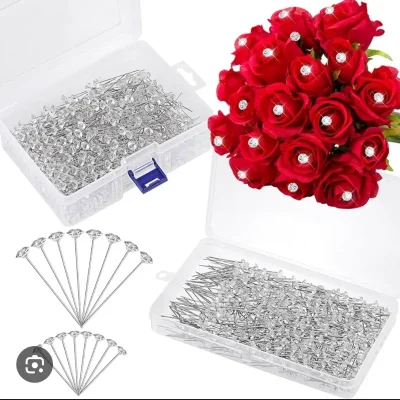 Alfileres con diamantes