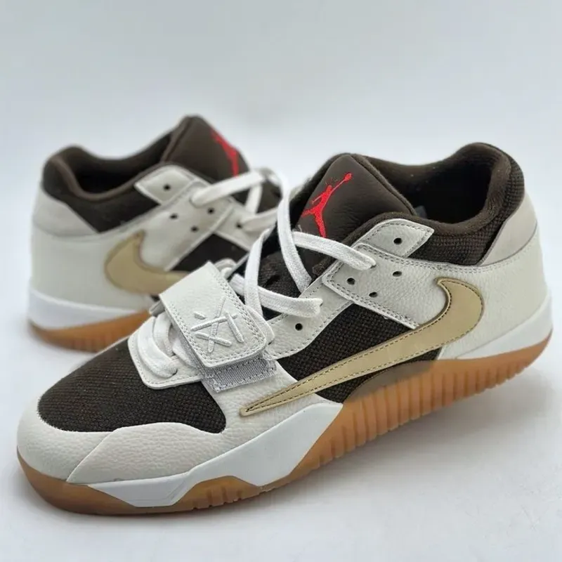 Nike Jordan Travis Scott Beige y Carmelita