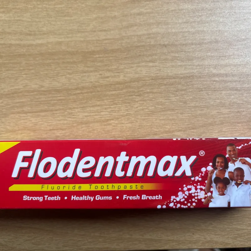 Pasta dental con cepillo