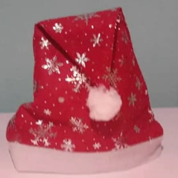 Gorro con copos plateados