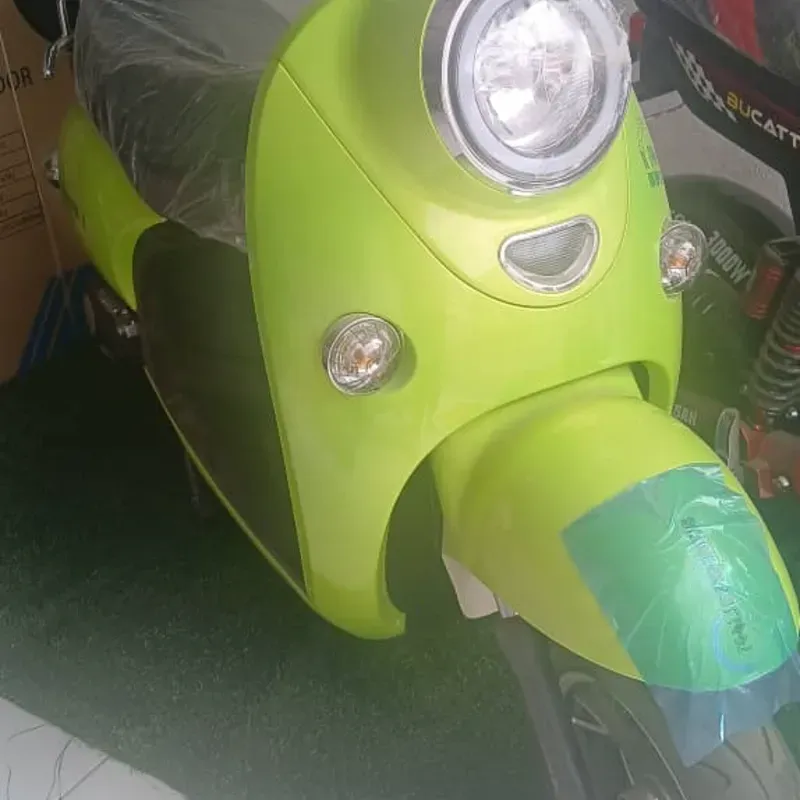 Motorina scooter Raly. Batería de litio 72 V x 35 A
