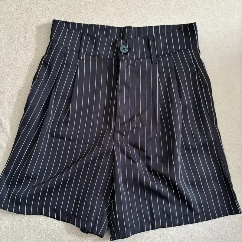 Short de líneas Shein