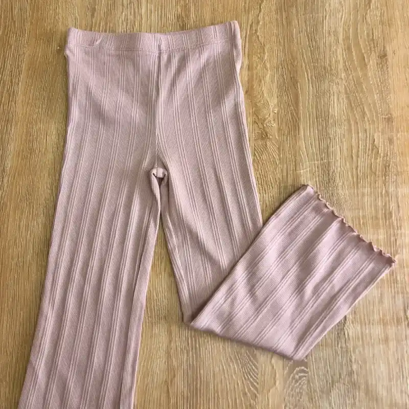 Leggins de canalé color rosa