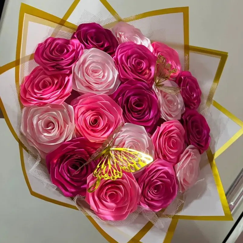 Ramo de 19 rosas eternas