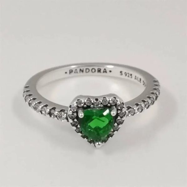 Anillo de Corazón con Piedra Verde