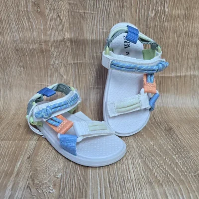 Sandalias tipo Prácticas Zara