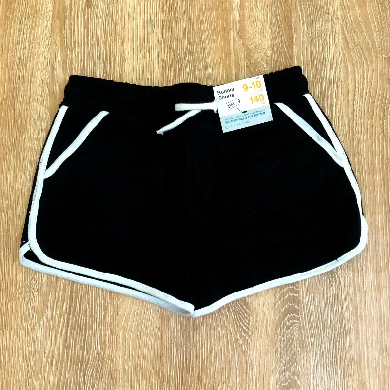 Short deportivo color negro