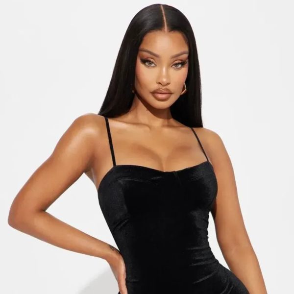 Vestido negro ajustado