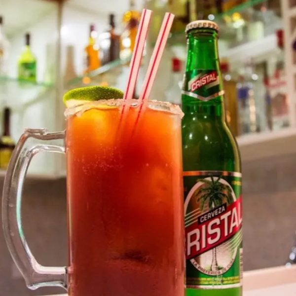 michelada con cerveza nacional