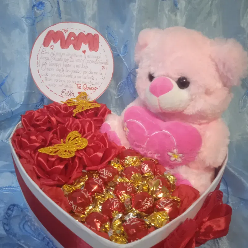 Caja de bombones con peluche