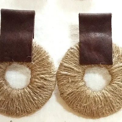 Aretes salvavidas con piel