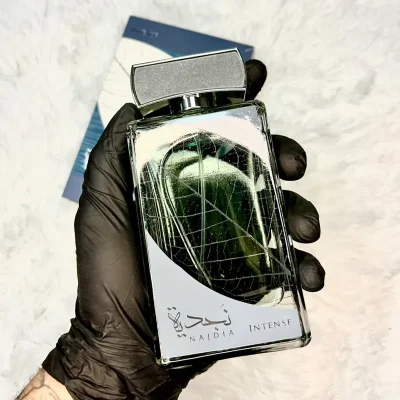 Najdia Intense de Lattafa