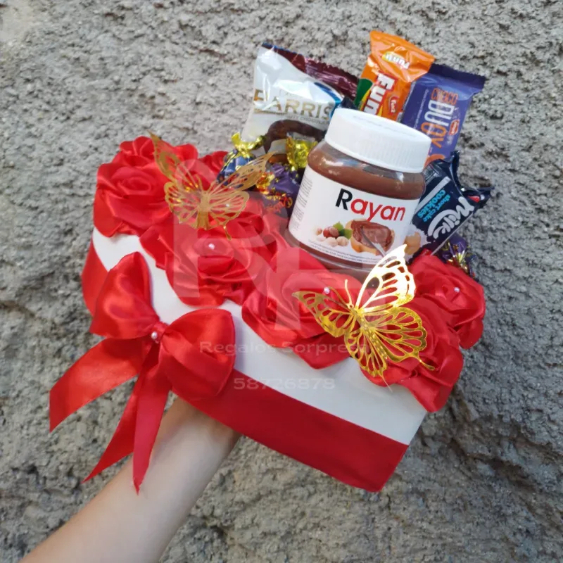 Corazón de rosas y chuches