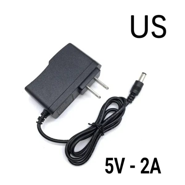  Fuente de Alimentación 5V-2A – Adaptador AC/DC Universal (100-240V)