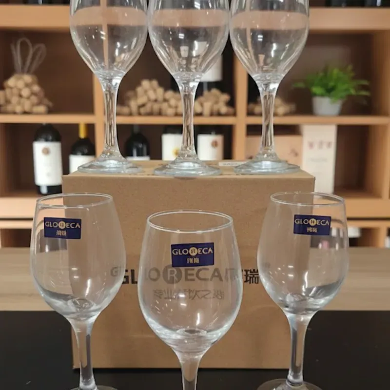 Copas de vino blanco