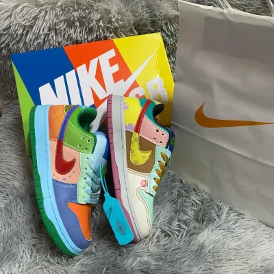 Tenis Nike de colores 