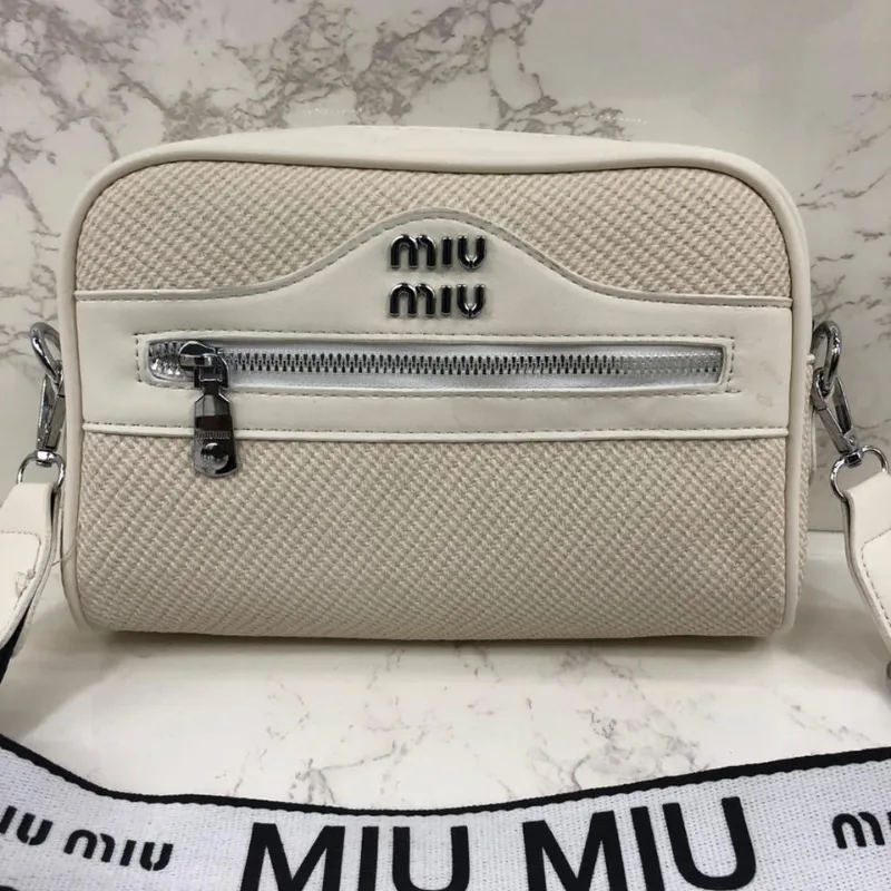 Cartera Miu Miu