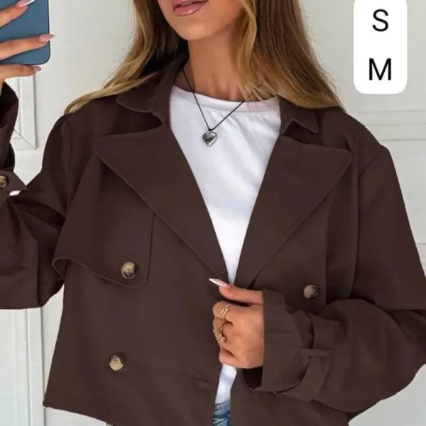  Chaqueta Doble Botonadura – Estilo casual con estructura