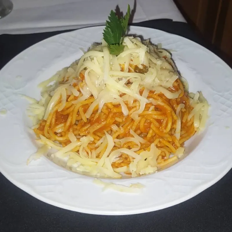 Espaguetis napolitano