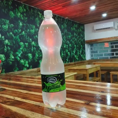Pomos de 1.5lt de refresco gaseado