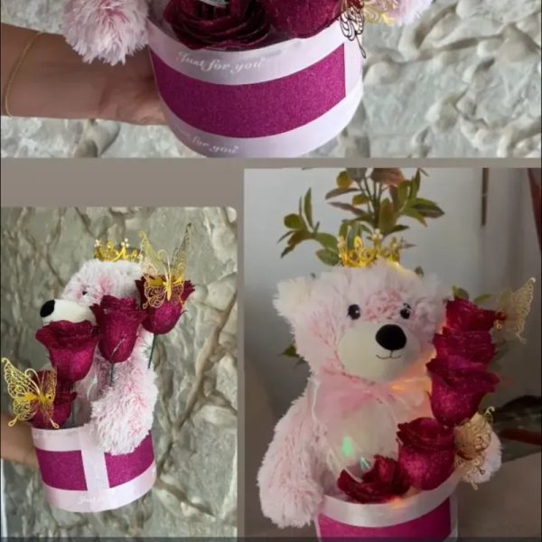 Caja de regalo con peluche
