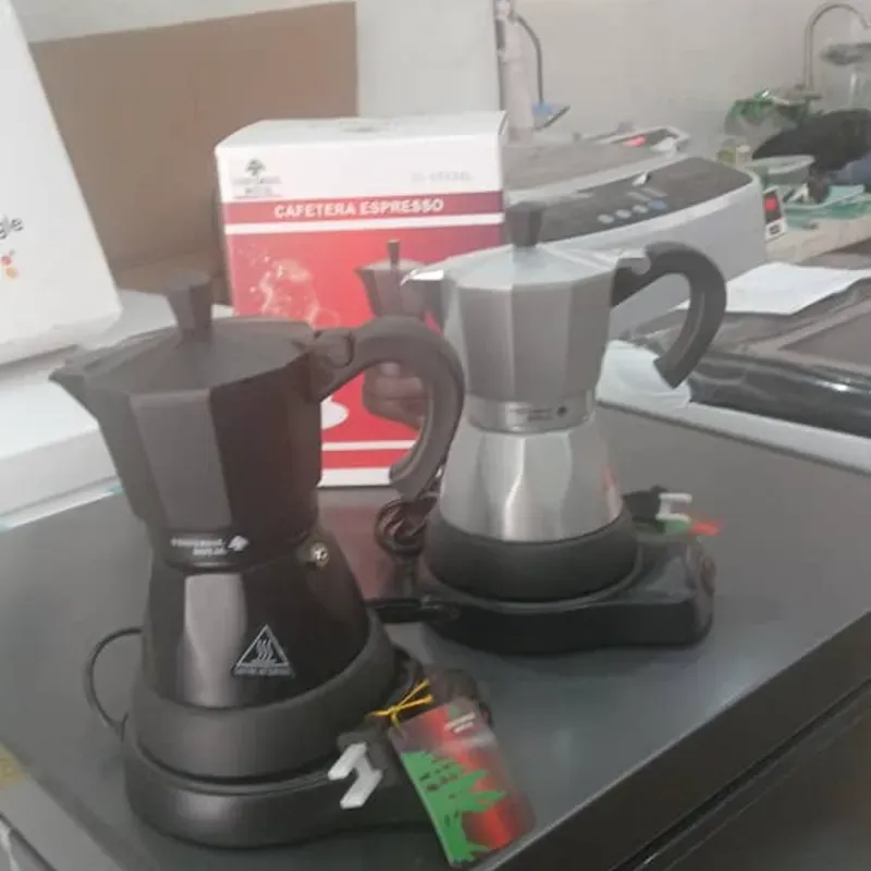 Cafetera eléctrica de 3 tazas
