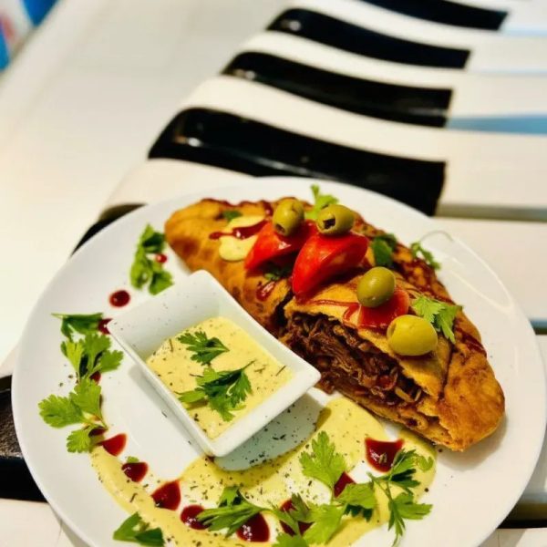 Empanada Rellena de Ress